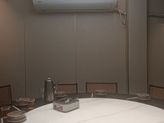 -宫老四·上品烧烤酒店(汉东路店)