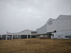 -平望服务区·停车场