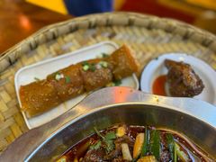 -爆炸头阿姨小四川正宗川味小吃(无任何分店)