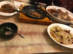 -钟掌勺忘不了地道湘菜(新天地假日广场店)
