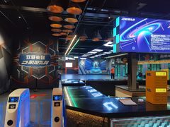 -极限PLAY运动娱乐新世界·团建派对潮玩休闲馆·室内蹦极高空游乐园