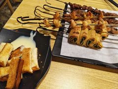 月半松板肉-月半小炉焖烤