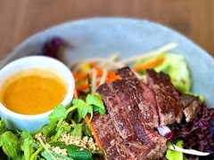 煎牛肉泰碗配红咖喱-Wagas沃歌斯(合生汇店)