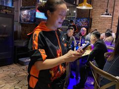 -何师烧烤·香辣蟹·川菜·30年老品牌(太古里旗舰店)