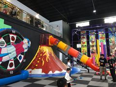 -嘿哟动霸CHUA·新潮玩运动娱乐中心·蹦床滑冰团建乐园