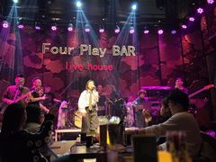 -FOUR PLAY BAR