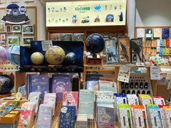 -猫的天空之城概念书店(杭州南宋御街店)