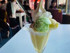 -古老冰山特色冰淇淋店(艾提尕尔店)