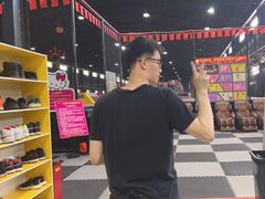 -嘿哟动霸CHUA·新潮玩运动娱乐中心·蹦床滑冰团建乐园