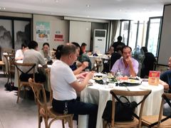 大堂-好兄弟郭巨海鲜(天一阁店)