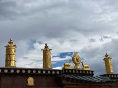 -噶丹松赞林寺