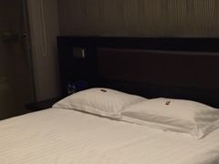 -桔子水晶苏州吴江步行街酒店