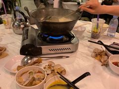 -鲜入围煮花胶鸡海鲜火锅