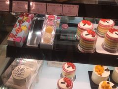 -巴黎贝甜(大宁国际商业广场店)