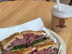 小红帽三明治-OUR Bakery(中海环宇荟店)