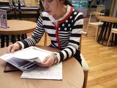 -新华里咖啡书吧(新华书店小寨店)