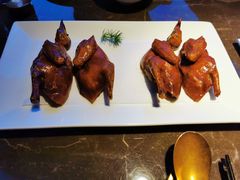 脆皮乳鸽-新荣记(BFC外滩金融中心店)