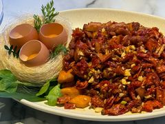辣子鸡炒馕配芒果蛋黄布丁-丝路有约·优雅新疆菜(万宴城店)