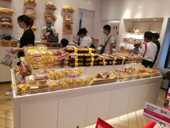 面包甜点陈列柜-嘉华饼屋JOY BAKERY(南屏街店)
