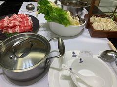 -红鼎豆捞·非遗鲍皇汤火锅(宝丰路店)