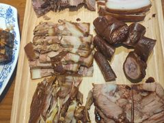 -老天桥酱肉烧饼夹肘子(天桥店)