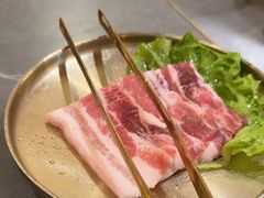 -围炉肉舍•炭烤活鳗•丹东海鲜烤肉(步行街店)