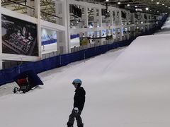 -乔波室内滑雪场