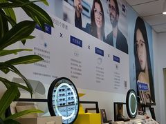 -天空之镜眼镜店蔡司依视路配镜授权零售店(望京颐堤港店)