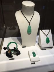 -北京七彩云南翡翠珠宝旗舰店(月坛店)