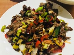 -巍山𤆵肉饵丝