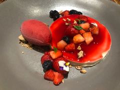 布丁配时令水果-Mercato莫卡多露台餐厅与酒吧(K11店)