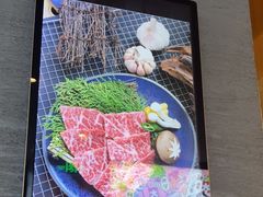 -山川小町·极番烧肉(新地假日广场店)