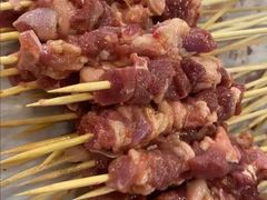 -哈尔滨小酒馆·鲜肉现穿自助烧烤(康新花园店)