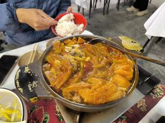 -刘姐啤酒鱼民族演艺餐厅(西街总店)