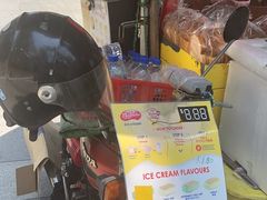 -詹爷爷乌节路街头冰淇淋