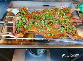 润园家的烤全羊高端大气上档次