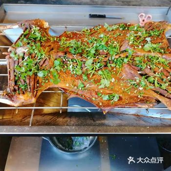 润园家的烤全羊高端大气上档次