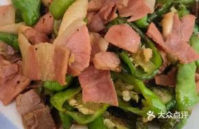 Green Pepper Stir-fried with Ham Slices