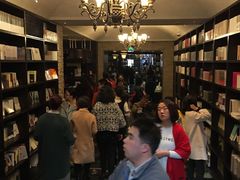 -钟书阁(松江泰晤士小镇店)