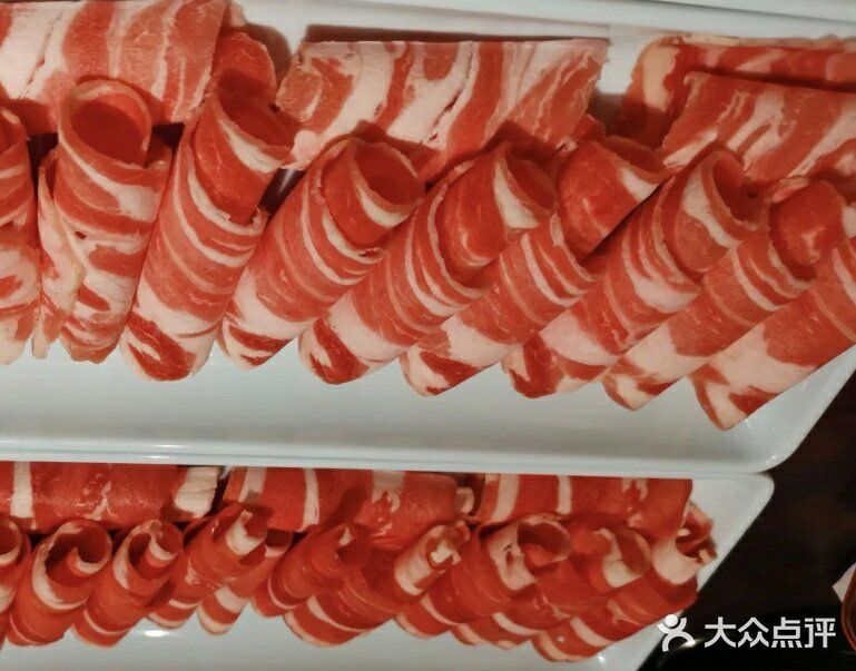 吃的时候可以带着朋友过来，位置很宽松