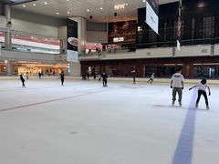 -冰纷万象滑冰场(深圳万象城店)