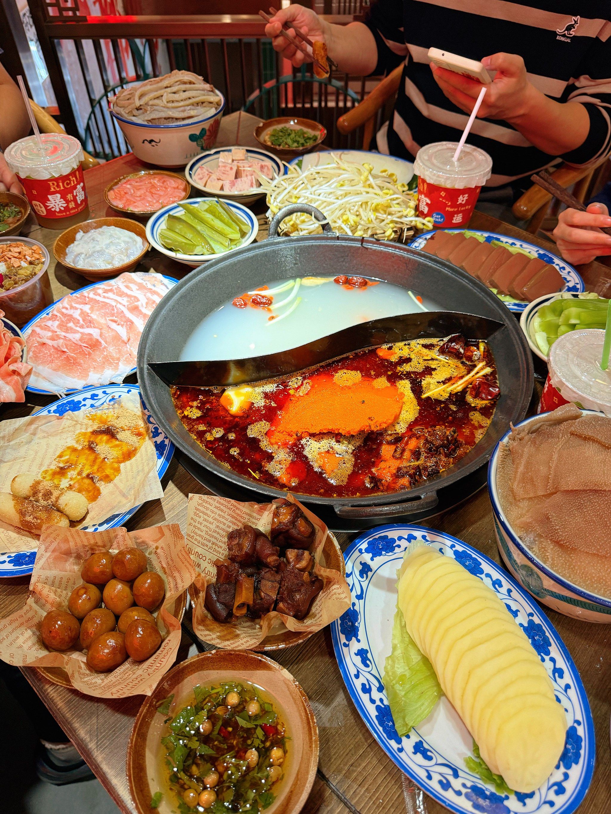 藏在市中心巷子里的成都火锅🍲