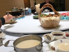 -红鼎豆捞·非遗鲍皇汤火锅(宝丰路店)