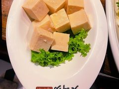 -老牌坊云南鱼豆花火锅(哈西万达店)