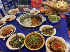 -马路边边串串香形象店(磐石路店)