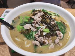 -蒙自源米线大王(花园城商场店)