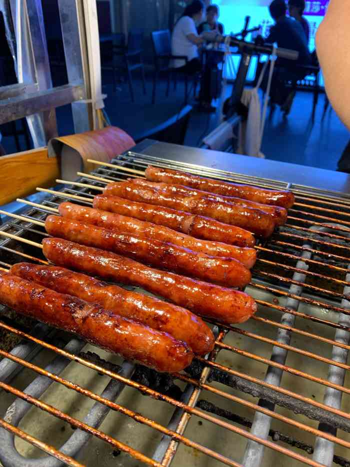 西门町66号(星晴市集店)-"之前没怎么吃过台湾的烤香肠.刚开始在宽厚.