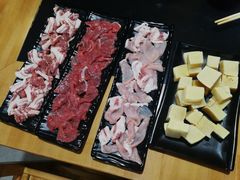 -果松木炭酸菜铜火锅·外婆参鸡汤