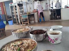 -正宗杨记普洱酸醋米线(总店)