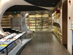 -钟书阁(珍园店)
